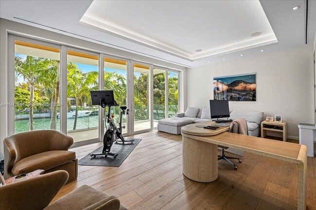 Building Photo - 3465 Meridian Ave