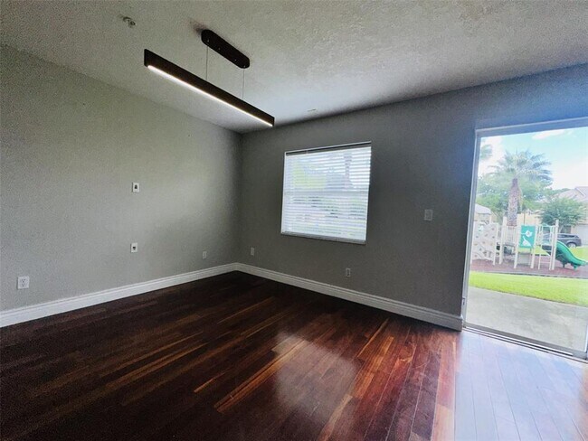 Building Photo - 200 Sterling Springs Ln