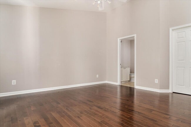 Building Photo - Piney Orchard Condo