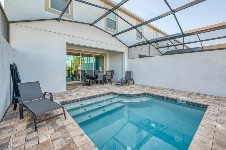 Building Photo - 1533 Carey Palm Cir