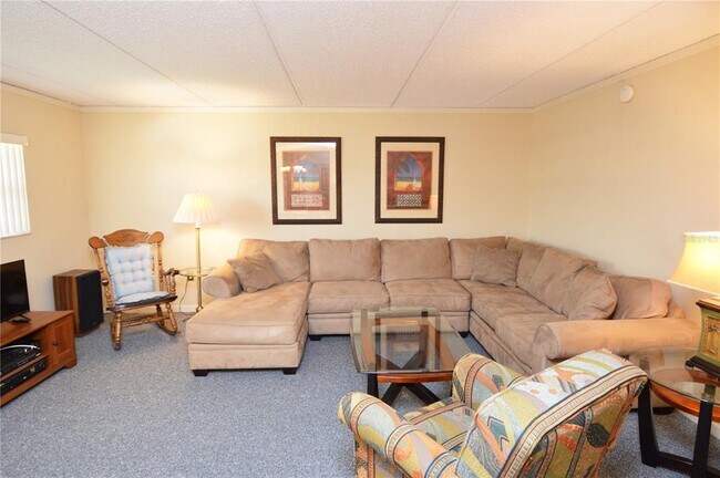 Building Photo - 12760 Indian Rocks Rd