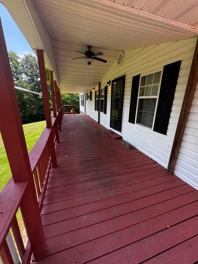 Building Photo - 883 Bullock Hollow Rd