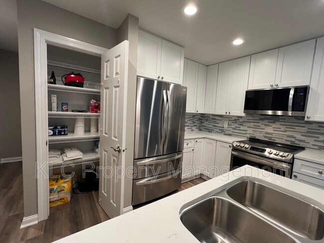 Building Photo - 5978 EP True Pkwy