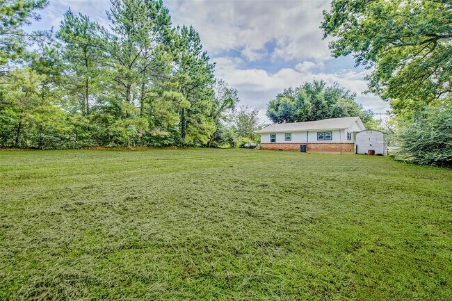 Building Photo - 7650 US-69