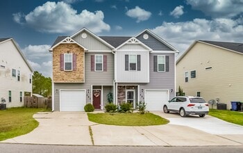 Building Photo - 3-Bedroom Townhome with Garage in Holly Ridge