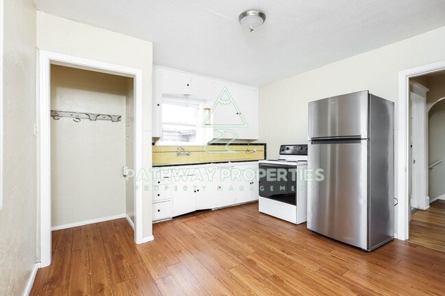 Building Photo - 318 S 1200 E