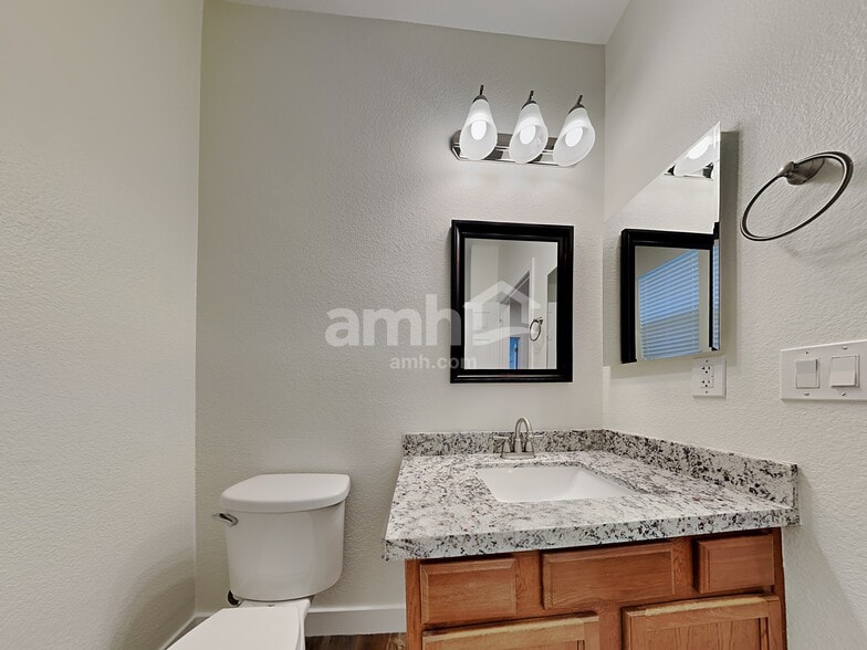 Building Photo - 7956 Dell Ridge Ave.