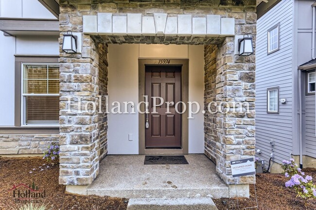 Building Photo - 15974 NW Hosmer Ln
