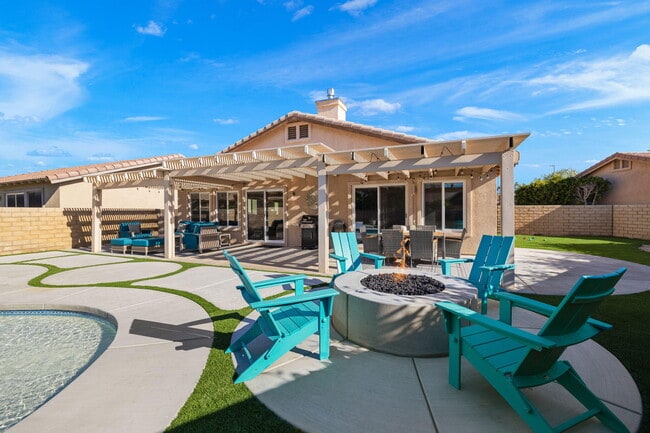 Building Photo - 49771 Lincoln Dr