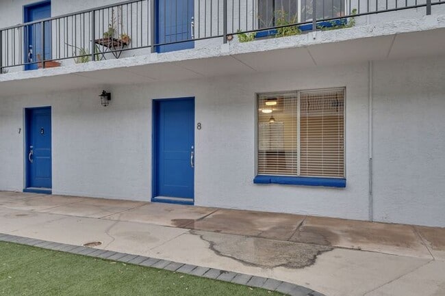 Building Photo - 6 WEEKS FREE RENT ON A 12 MONTH LEASE ! ON...
