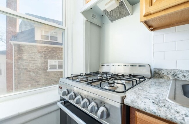 Building Photo - 2215 N 51st St