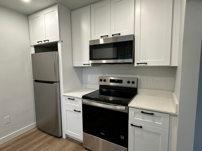 Building Photo - 2030 S 400 E