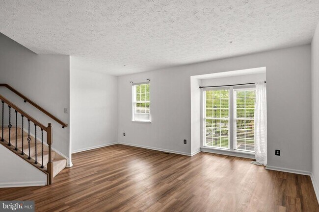 Building Photo - 9805 Redwing Dr