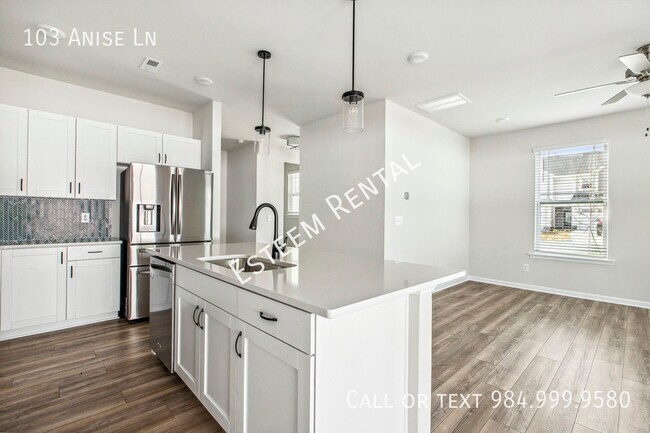 Building Photo - 103 Anise Ln