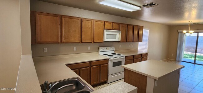 Building Photo - 3709 E Jasper Dr
