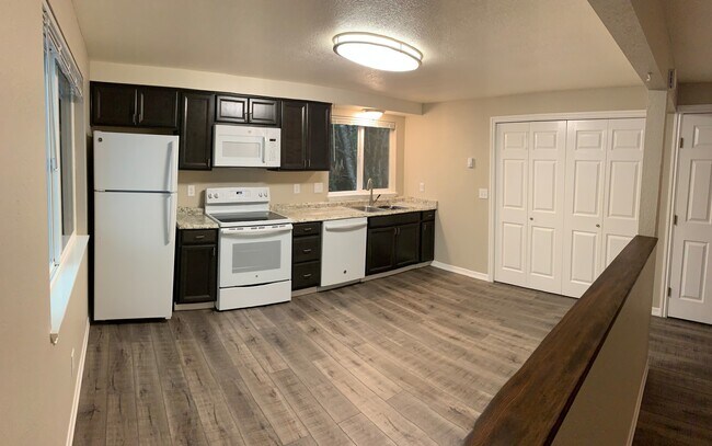 Building Photo - 6552th