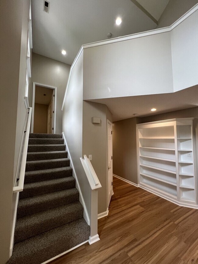 Building Photo - Beautifully Updated Kiln Creek Home with G...