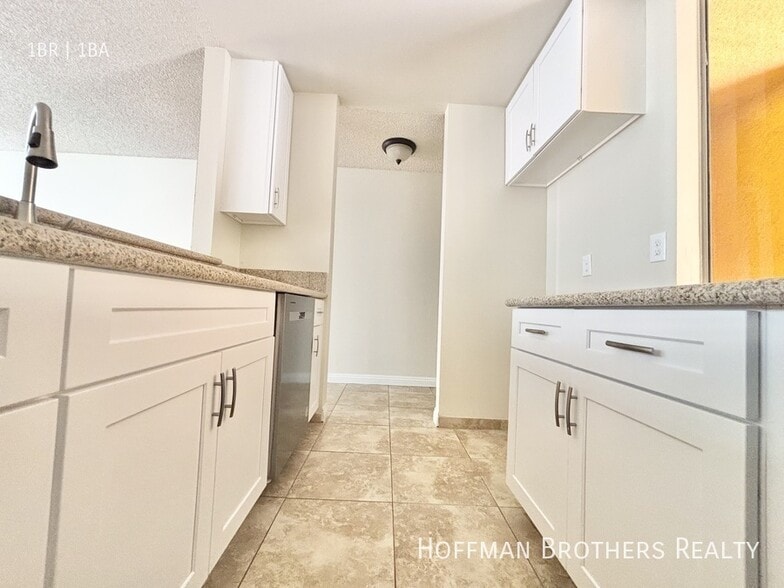 Building Photo - 1225 N Cherokee Ave