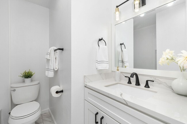 Building Photo - *NEW MOVE-IN SPECIAL | $500 OFF FIRST MONT...