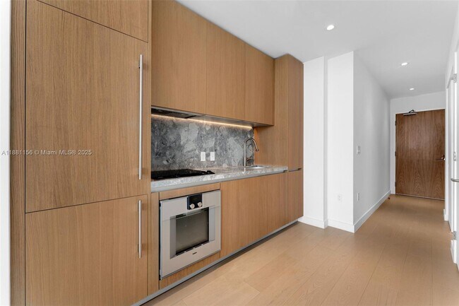 Building Photo - 500 Alton Rd