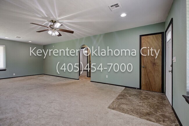 Building Photo - 10912 N Blackwelder Ave