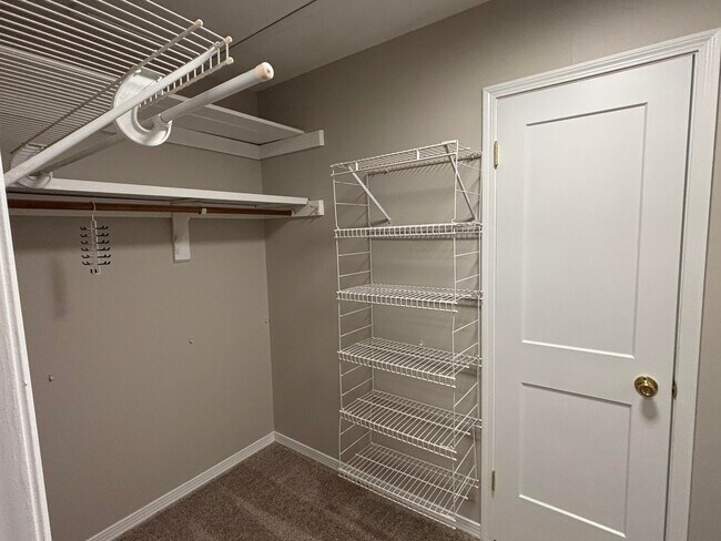 Building Photo - 926 Holbrook Cir