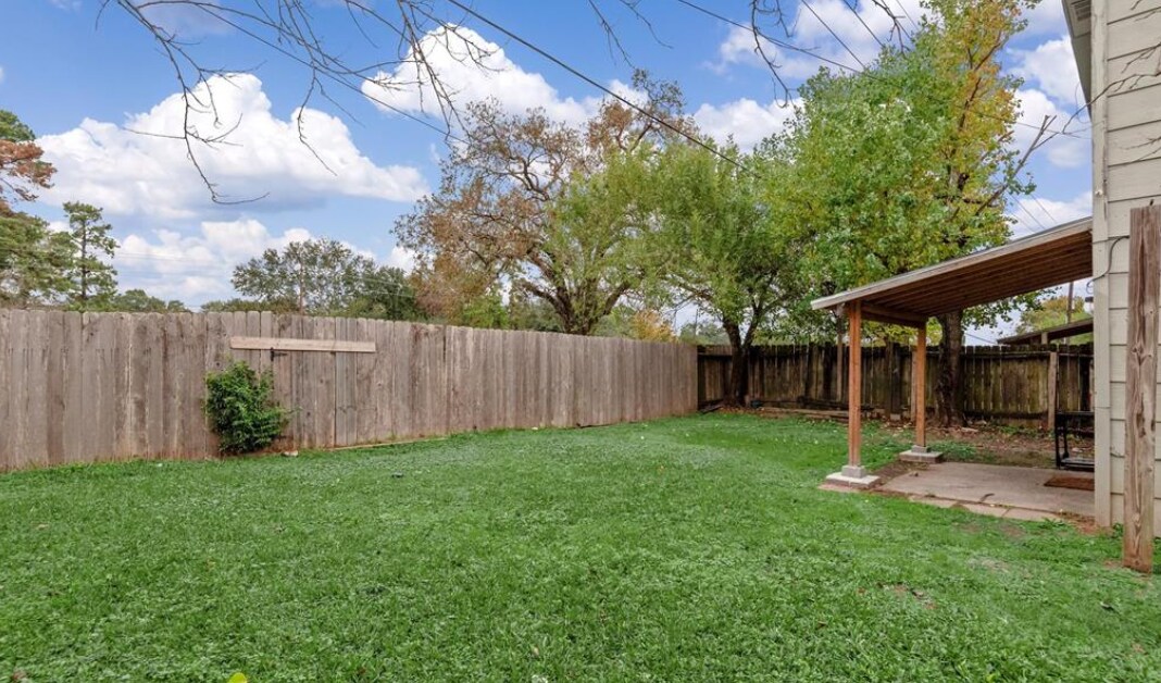 Building Photo - 10038 Spring Place Dr