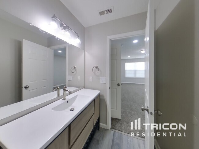 Building Photo - 176 Heartwood Hill