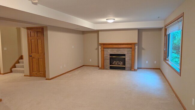 Building Photo - 2669 Kathleen Ln NE