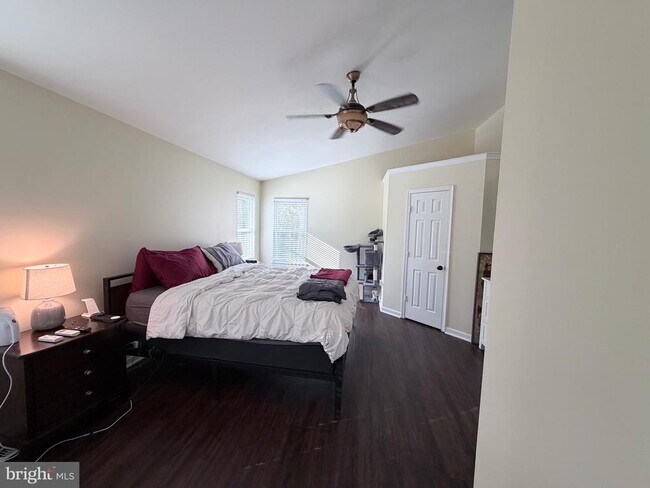 Building Photo - 6610 Cottontail Ct