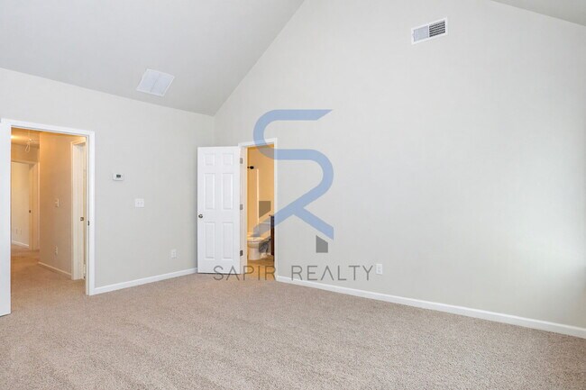 Building Photo - Modern Townhome Living – 3BR/3BA in The Gardens at Lovejoy