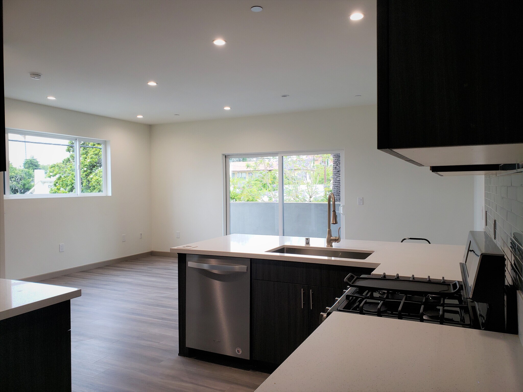 Building Photo - 318 N Wilton Pl