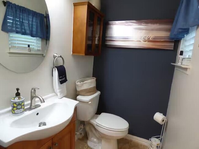 Building Photo - 4917 Manchester Cir