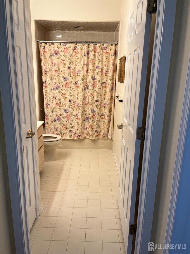 Building Photo - 11 Umberland Pl