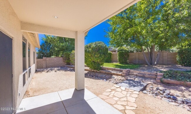 Building Photo - 5638 N Ardmore Ave