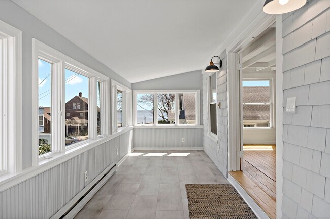 Building Photo - 14 2nd Ave