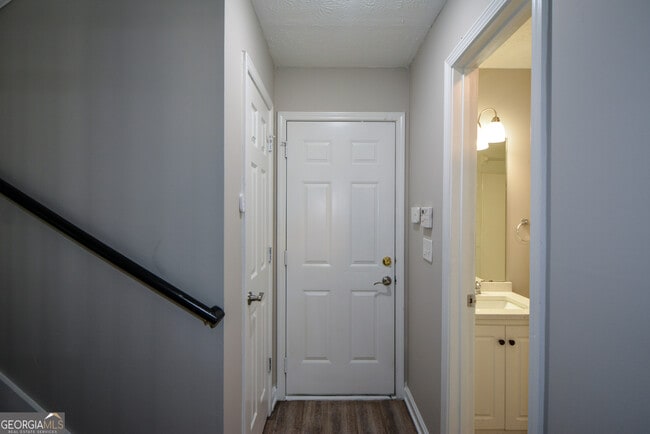 Building Photo - 4209 Reeshemah St