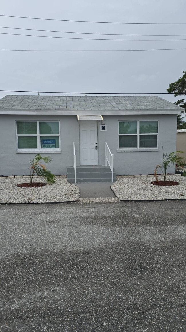 Building Photo - 9 15 Pne Rdg Dr