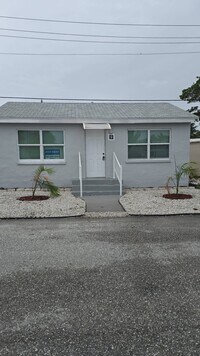 Building Photo - 9 15 Pne Rdg Dr
