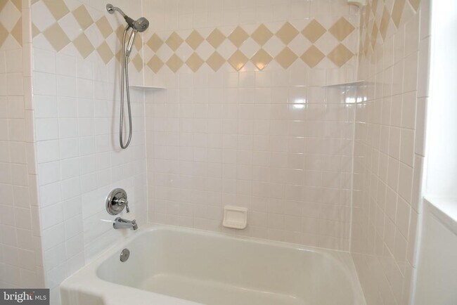 Building Photo - 3737 Ingalls Ave