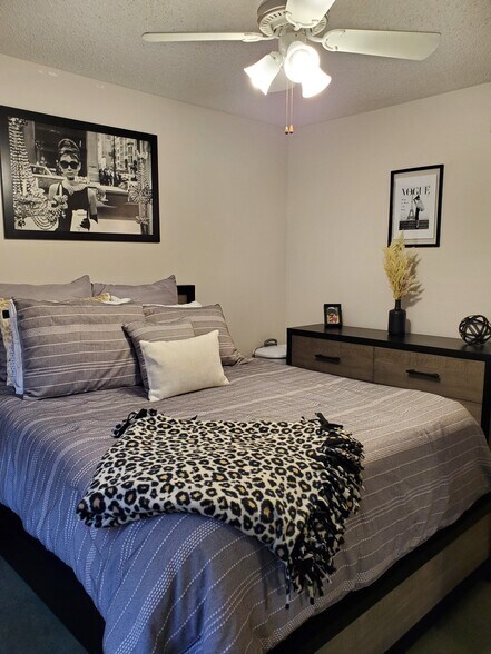 Building Photo - 1625 Thrush Ter