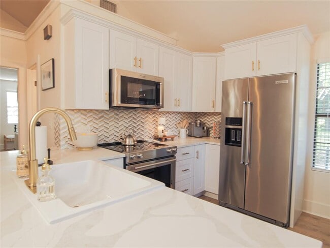 Building Photo - 1308 San Bernard St