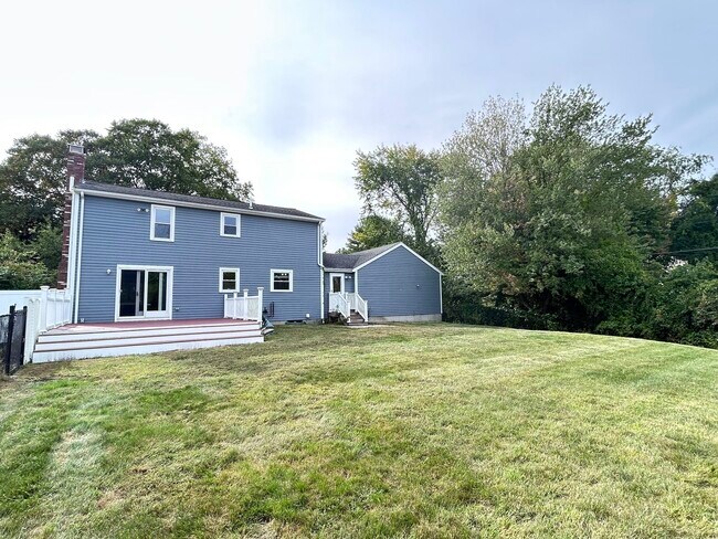 Building Photo - 42 Edgewood Rd