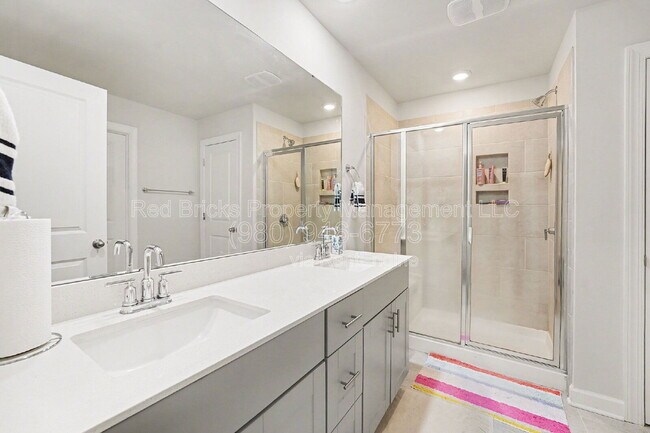 Building Photo - 11948 Red Leaf Dr