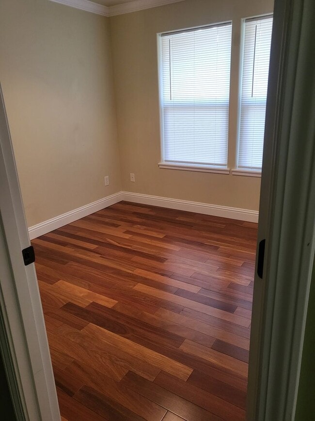 Building Photo - 3 bed 2 bathHome for Rent in Grants Pass