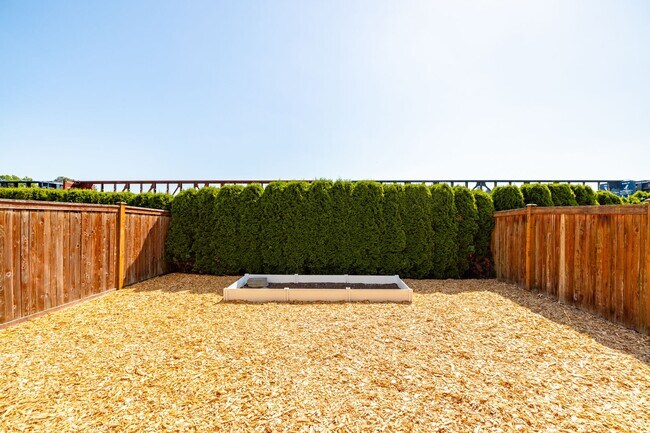 Building Photo - Gilkey 425,LLC#17