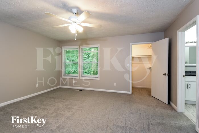 Building Photo - 2281 Carousel Ct