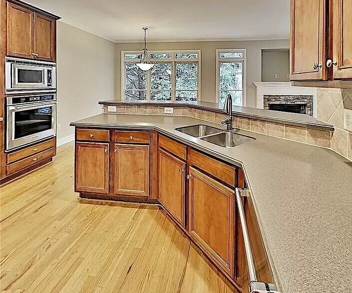 Building Photo - 7257 Village Creek Trace