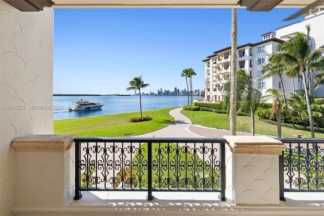 Building Photo - 4924 Fisher Island Dr