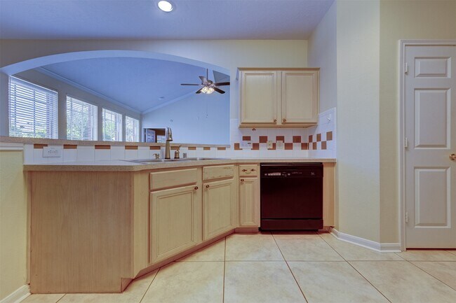 Building Photo - 2610 Ledgebrook Ln